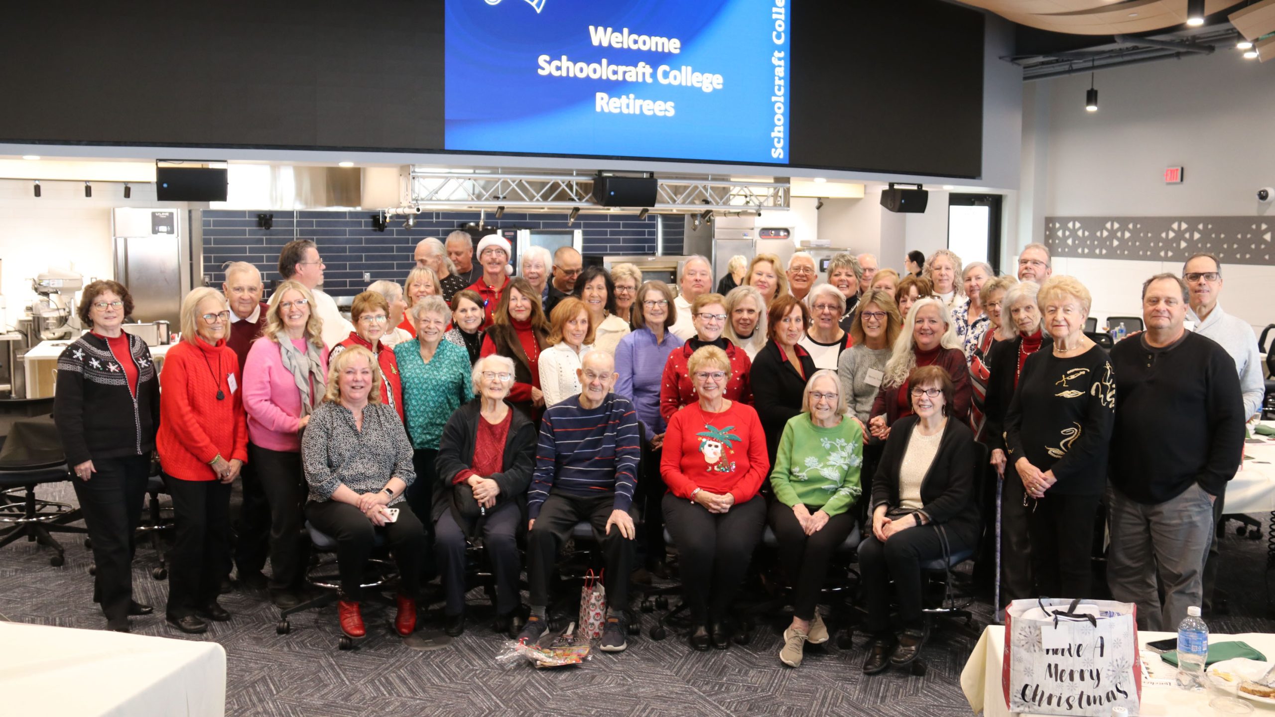Retiree Holiday Luncheon Group Photo